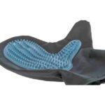 Trixie Grooming Glove For Cats and Dogs, Dark Grey/Blue - Image 4