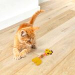 FOFOS Giraffe Flick Tube Catnip Toy for Cats - Image 2